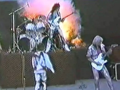 1375962_298165600322603_1774653784_n