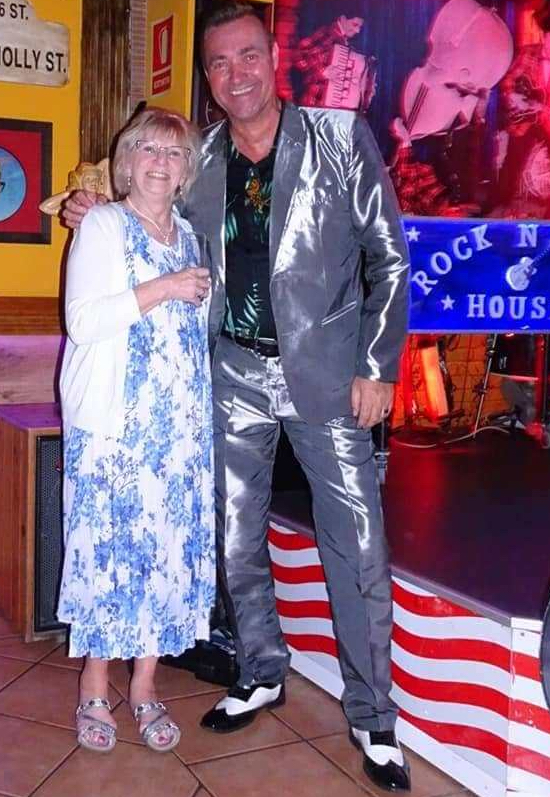 40680706_571307296621862_3107326336629211136_n