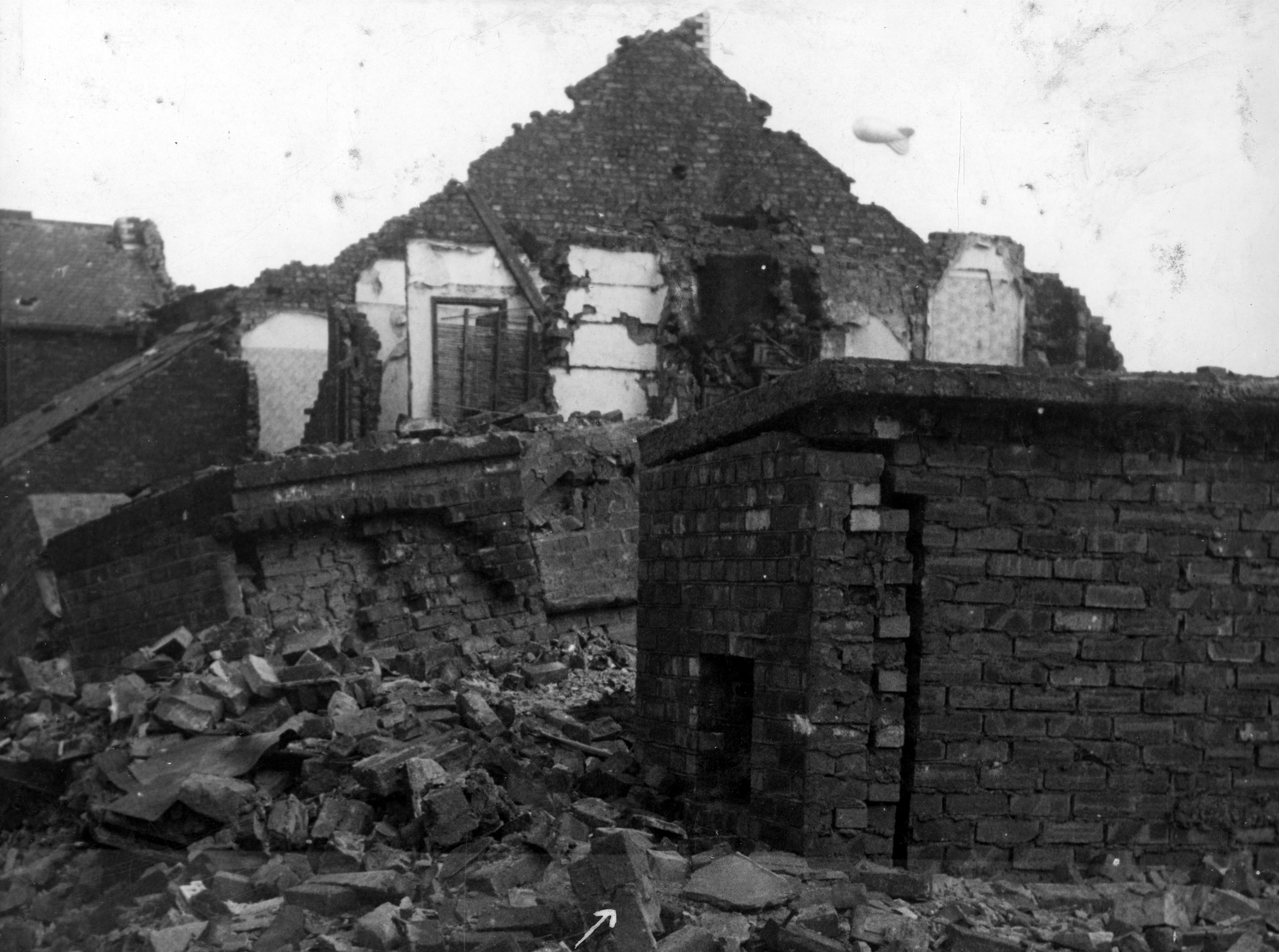 Surface Shelter Mile End Road STH0001089