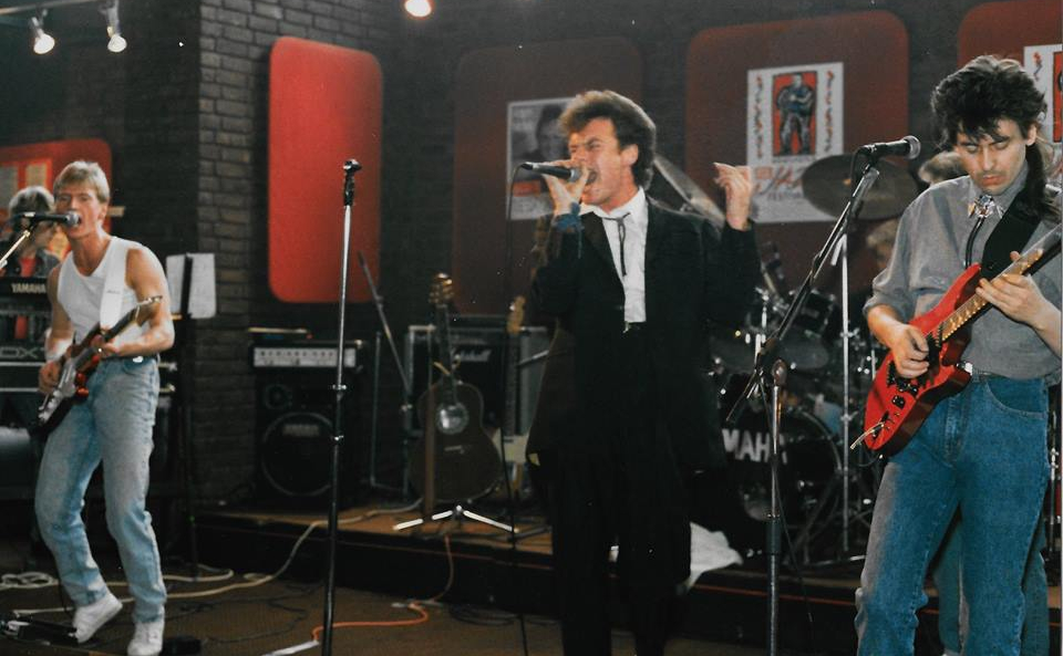 Loud Guitars Playhouse 4